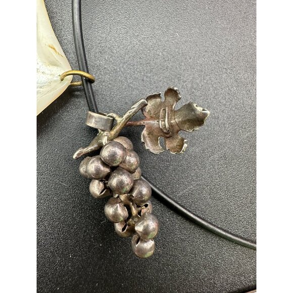 Beautiful Mother Of Pearl and Sterling Silver Pendant Necklace - Picture 6 of 6